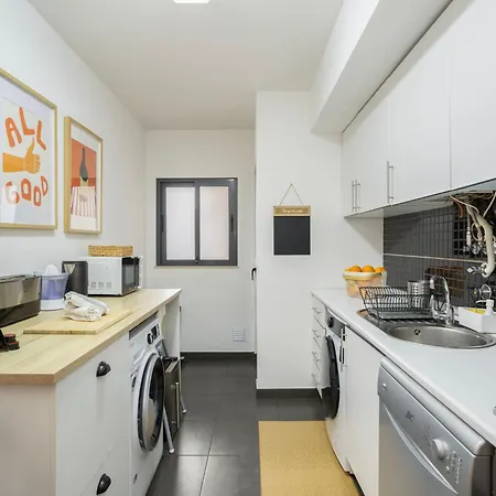 Lejlighed Prime Location, Pool, Free Parking *