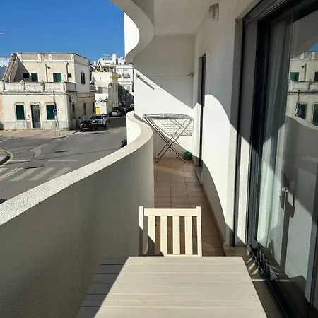 2 Minutes To Island Ferry, Pool, Private Parking * Olhao
