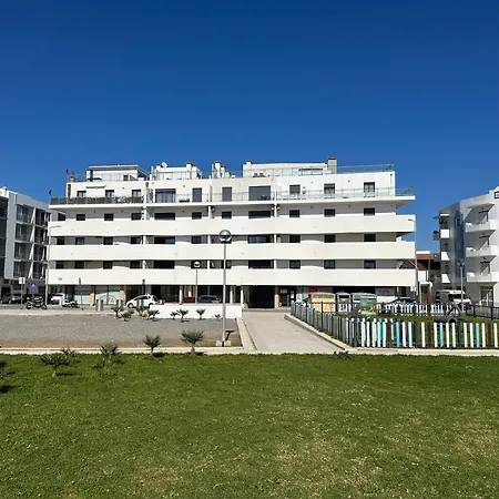 Apartment 2 Minutes To Island Ferry, Pool, Private Parking Olhao