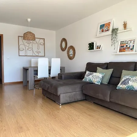 2 Minutes To Island Ferry, Pool, Private Parking * Olhao