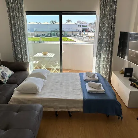 Apartment 2 Minutes To Island Ferry, Pool, Private Parking Olhao