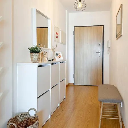 Prime Location, Pool, Free Parking