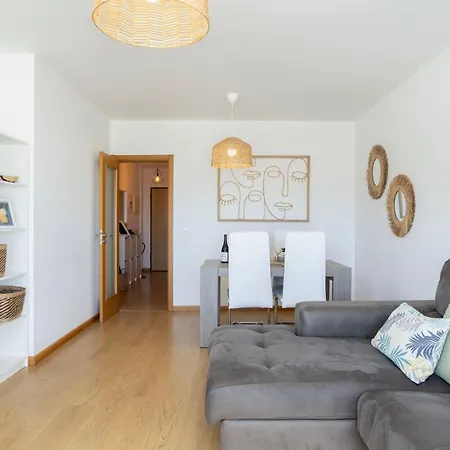 2 Minutes To Island Ferry, Pool, Private Parking