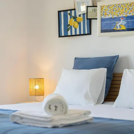 2 Minutes To Island Ferry, Pool, Private Parking Apartment